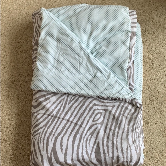 Other - Reversible twin bed comforter